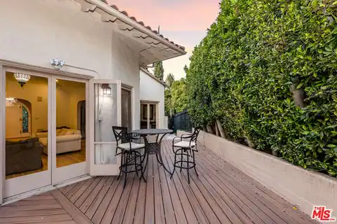 2238 El Contento Dr, Los Angeles, CA 90068 — photo 12