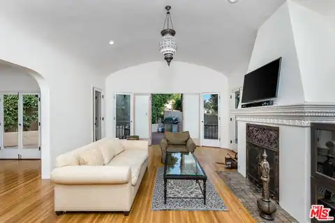2238 El Contento Dr, Los Angeles, CA 90068 — photo 18