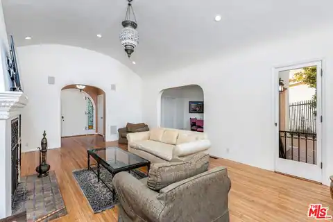2238 El Contento Dr, Los Angeles, CA 90068 — photo 19