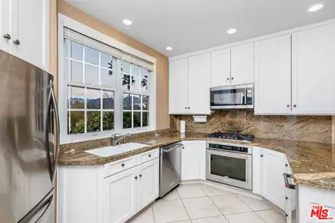 2238 El Contento Dr, Los Angeles, CA 90068 — photo 9