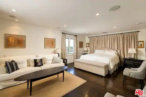 7887 Hillside Ave, Los Angeles, CA 90046 — photo 10