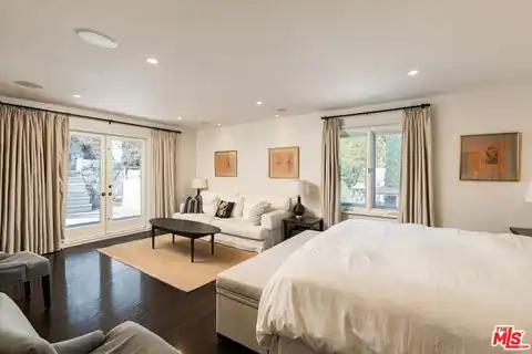 7887 Hillside Ave, Los Angeles, CA 90046 — photo 11