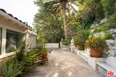 7887 Hillside Ave, Los Angeles, CA 90046 — photo 23
