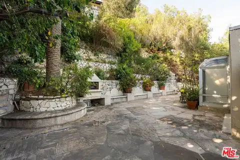 7887 Hillside Ave, Los Angeles, CA 90046 — photo 24
