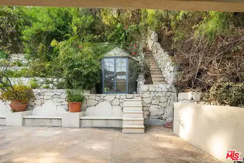7887 Hillside Ave, Los Angeles, CA 90046 — photo 26