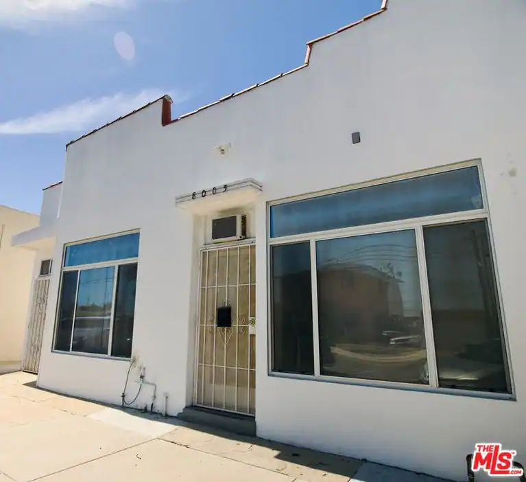 8005 S Van Ness Ave, Inglewood, CA 90305