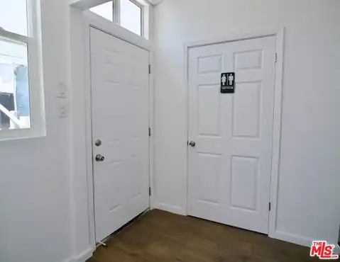 8005 S Van Ness Ave, Inglewood, CA 90305 — photo 7