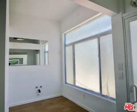 8005 S Van Ness Ave, Inglewood, CA 90305 — photo 9