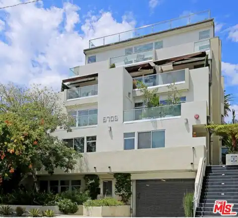8703 W West Knoll Dr #104, West Hollywood, CA 90069 — photo 23