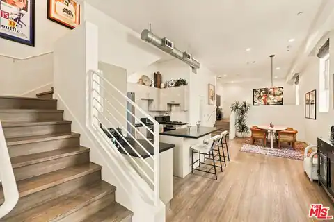 8703 W West Knoll Dr #104, West Hollywood, CA 90069 — photo 3