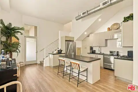 8703 W West Knoll Dr #104, West Hollywood, CA 90069 — photo 5