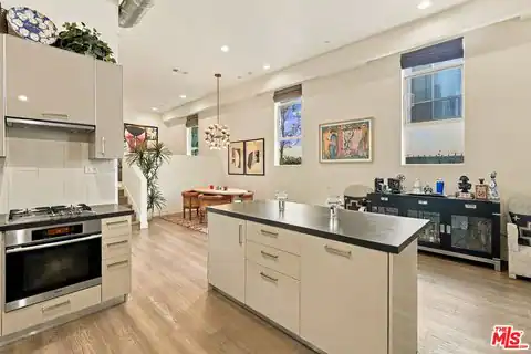 8703 W West Knoll Dr #104, West Hollywood, CA 90069 — photo 6