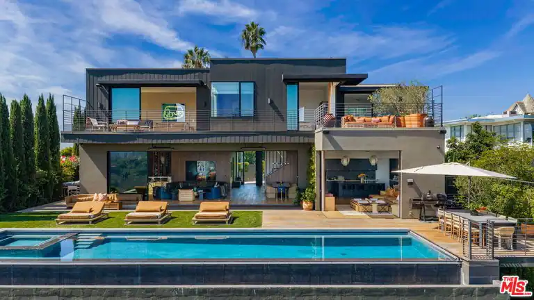 1030 Somera Rd, Los Angeles, CA 90077