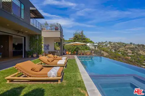 1030 Somera Rd, Los Angeles, CA 90077 — photo 23