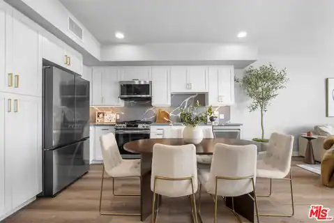 7428 Santa Monica Blvd #406, West Hollywood, CA 90046 — photo 10