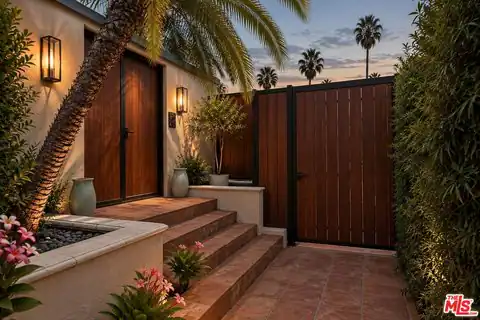 1516 N Genesee Ave, Los Angeles, CA 90046 — photo 2