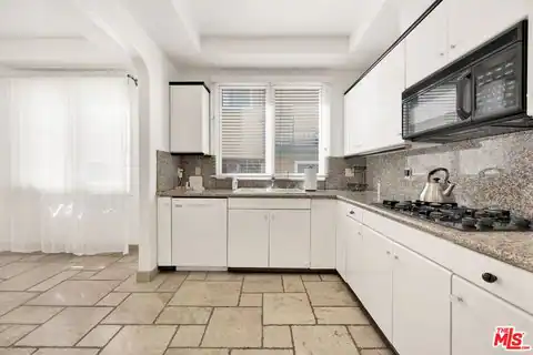 11952 Montana Ave #303, Los Angeles, CA 90049 — photo 4
