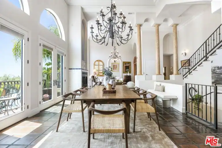 6383 Quebec Dr, Los Angeles, CA 90068