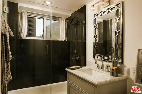 10450 Wilshire Blvd #4J, Los Angeles, CA 90024 — photo 17