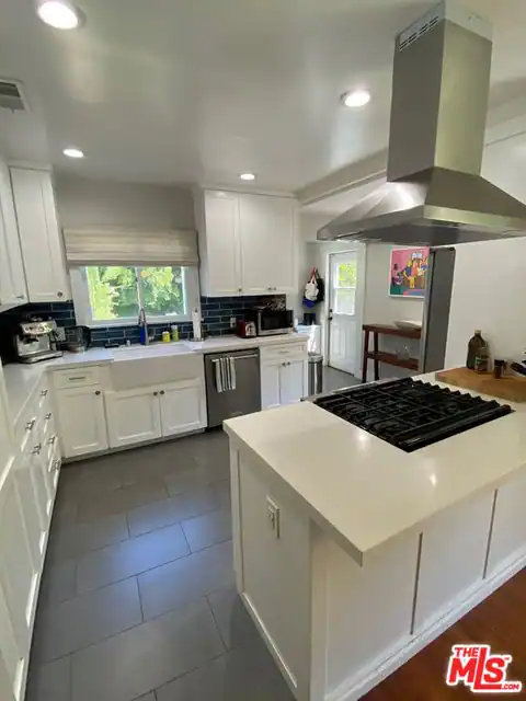 1202 N Poinsettia Pl, West Hollywood, CA 90046 — photo 7
