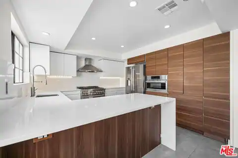 136 S Swall Dr #4, Los Angeles, CA 90048 — photo 11
