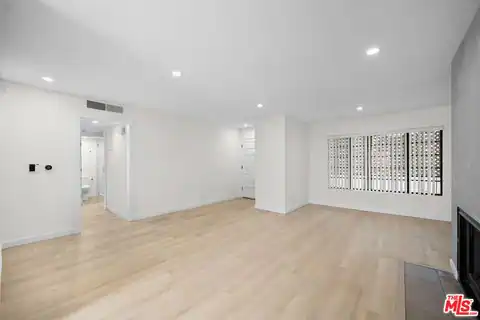 136 S Swall Dr #4, Los Angeles, CA 90048 — photo 17