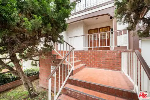 136 S Swall Dr #4, Los Angeles, CA 90048 — photo 32
