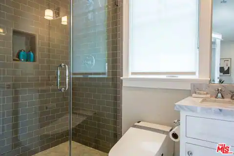 17524 Jayden Ln, Los Angeles, CA 91316 — photo 43