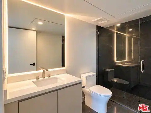 1017 N Croft Ave #105, Los Angeles, CA 90069 — photo 11