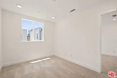 5262 N Rainier Way, Valley Village, CA 91607 — photo 13