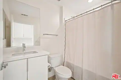 5262 N Rainier Way, Valley Village, CA 91607 — photo 14