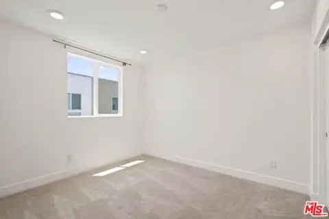5262 N Rainier Way, Valley Village, CA 91607 — photo 15