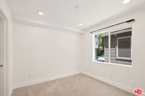 5262 N Rainier Way, Valley Village, CA 91607 — photo 18