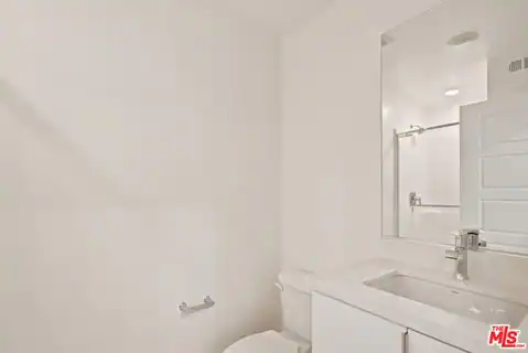 5262 N Rainier Way, Valley Village, CA 91607 — photo 19