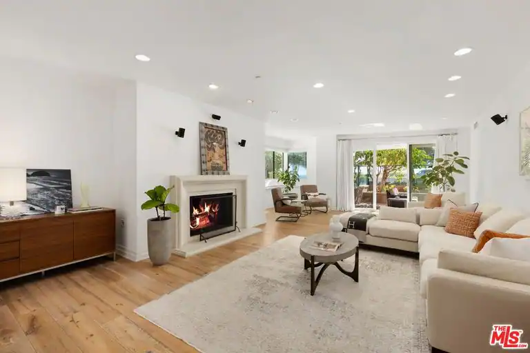951 Ocean Ave #102, Santa Monica, CA 90403