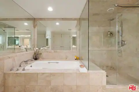 951 Ocean Ave #102, Santa Monica, CA 90403 — photo 13