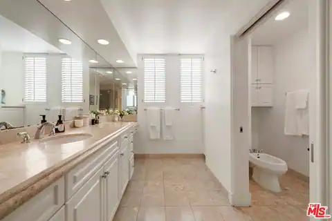 951 Ocean Ave #102, Santa Monica, CA 90403 — photo 14