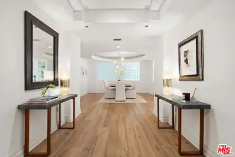 951 Ocean Ave #102, Santa Monica, CA 90403 — photo 2