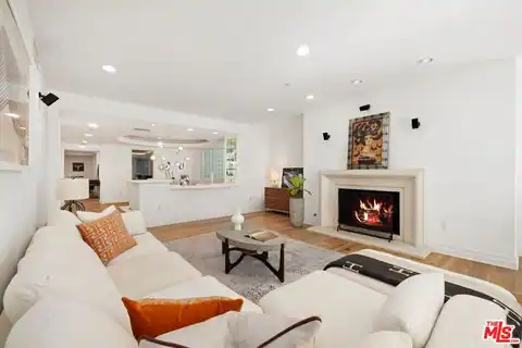 951 Ocean Ave #102, Santa Monica, CA 90403 — photo 3