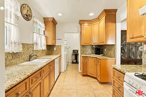 8340 W 4th St, Los Angeles, CA 90048 — photo 17