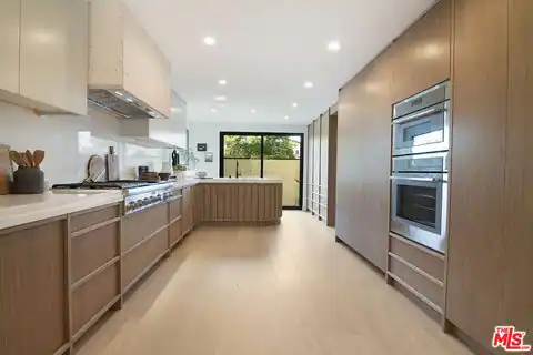 10639 Cushdon Ave, Los Angeles, CA 90064 — photo 18