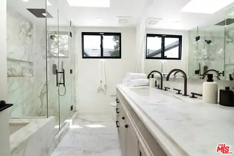 10639 Cushdon Ave, Los Angeles, CA 90064 — photo 32