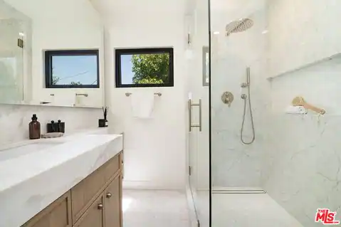 10639 Cushdon Ave, Los Angeles, CA 90064 — photo 43
