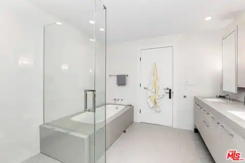 10777 Wilshire Blvd #603, Los Angeles, CA 90024 — photo 12