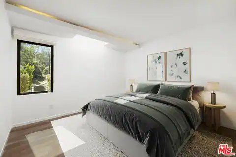 16957 Mooncrest Dr, Encino, CA 91436 — photo 19