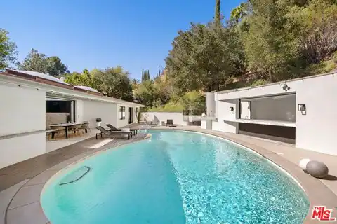 16957 Mooncrest Dr, Encino, CA 91436 — photo 24