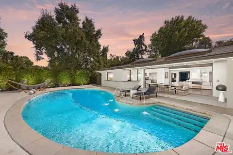 16957 Mooncrest Dr, Encino, CA 91436 — photo 26