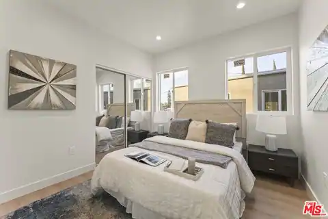 19025 Bassett St, Los Angeles, CA 91335 — photo 13