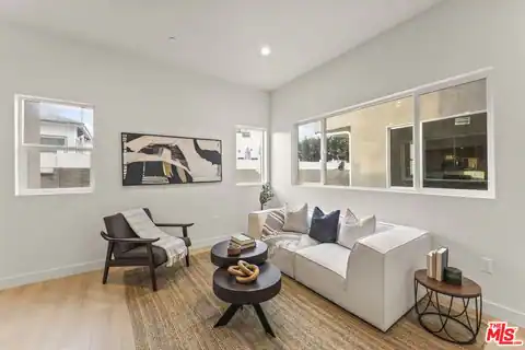 19025 Bassett St, Los Angeles, CA 91335 — photo 6
