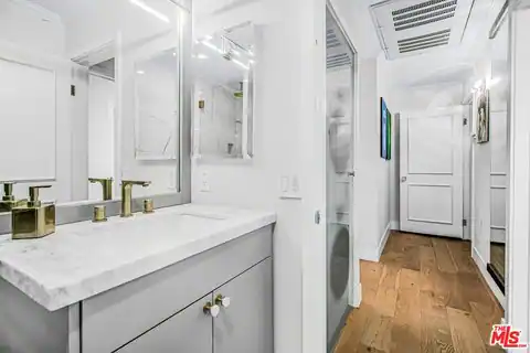 10751 Wilshire Blvd #801, Los Angeles, CA 90024 — photo 12